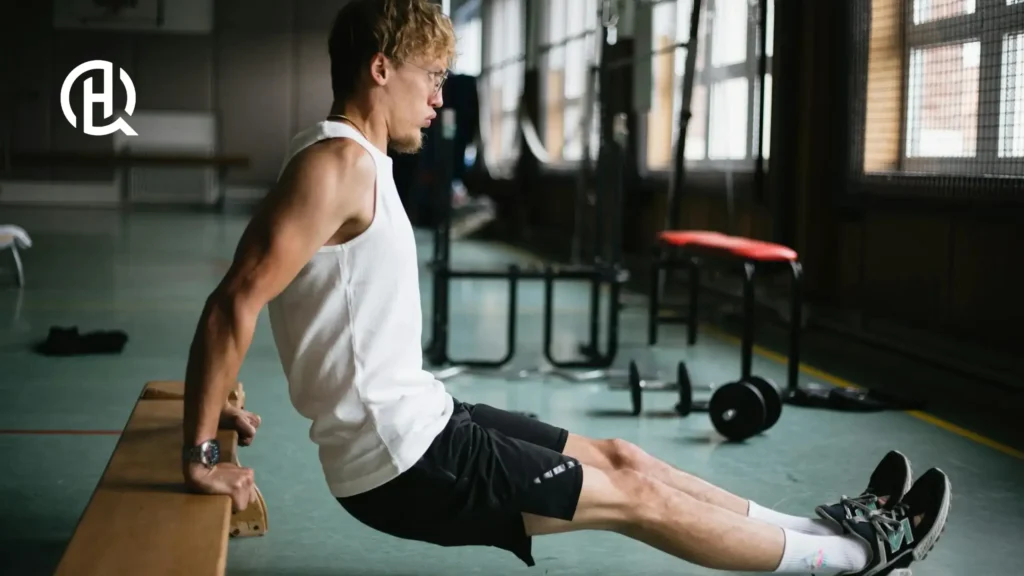 Man doing Tricep Exercises (Bench Dip)