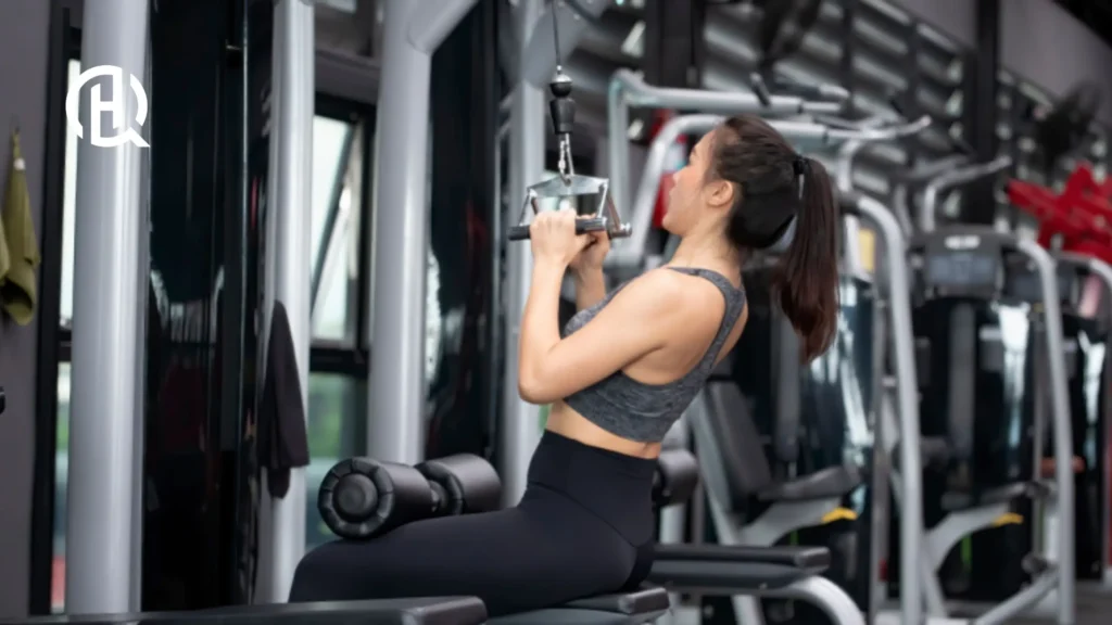 A woman doing Close-Grip Pulldown